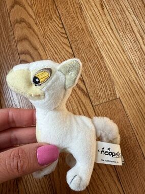 Vintage 2004 Neopets McDonald’s Happy Meal Plush — Aisha White